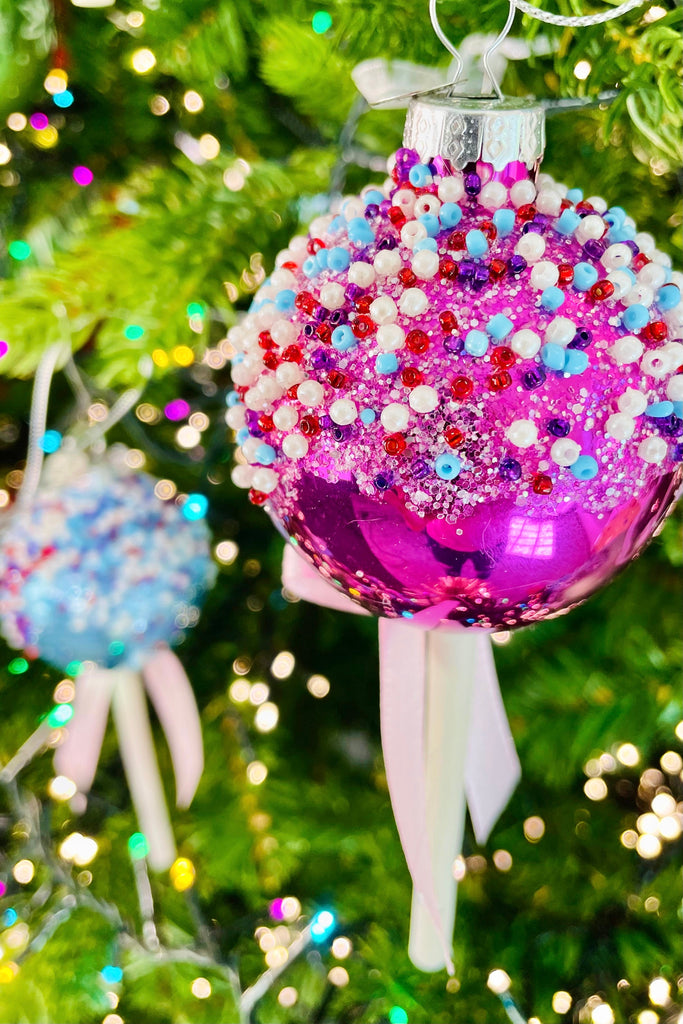 DIY Cake Pop Christmas Ornaments –