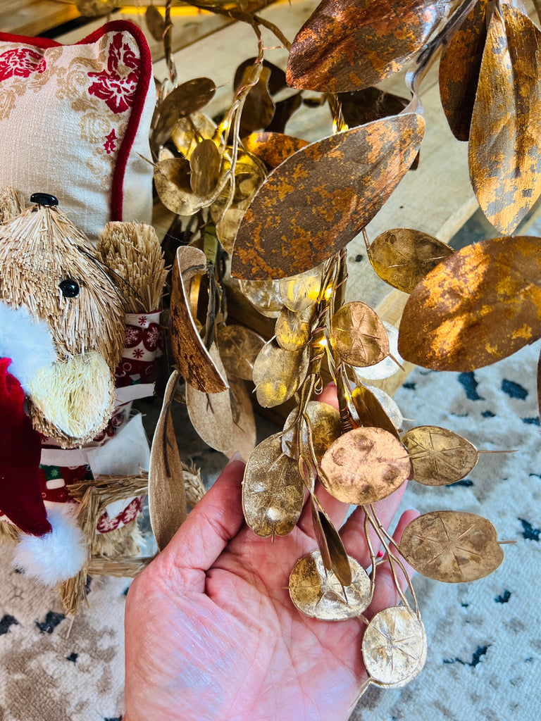 Soft Gold Leaves Lighted Garland