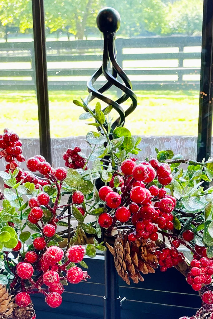 28.5" Adjustable Wreath Stand