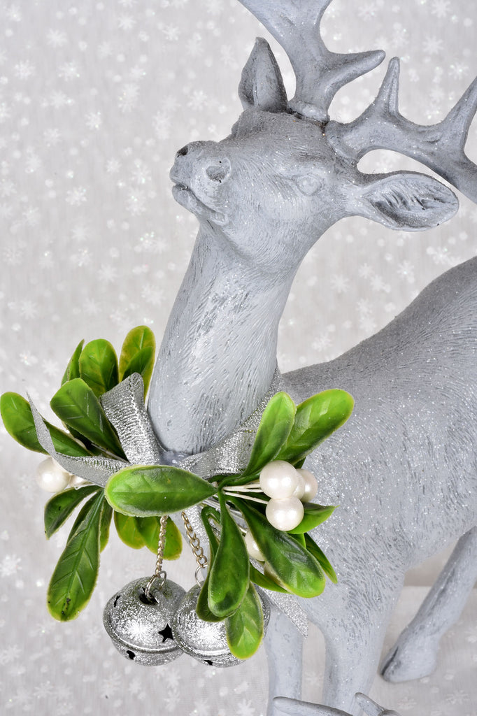 13.5" Deer With Mistletoe, Set of 2