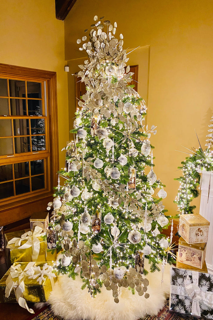 The Stars in the Sky Pre-Lit Christmas Tree with White Lights
