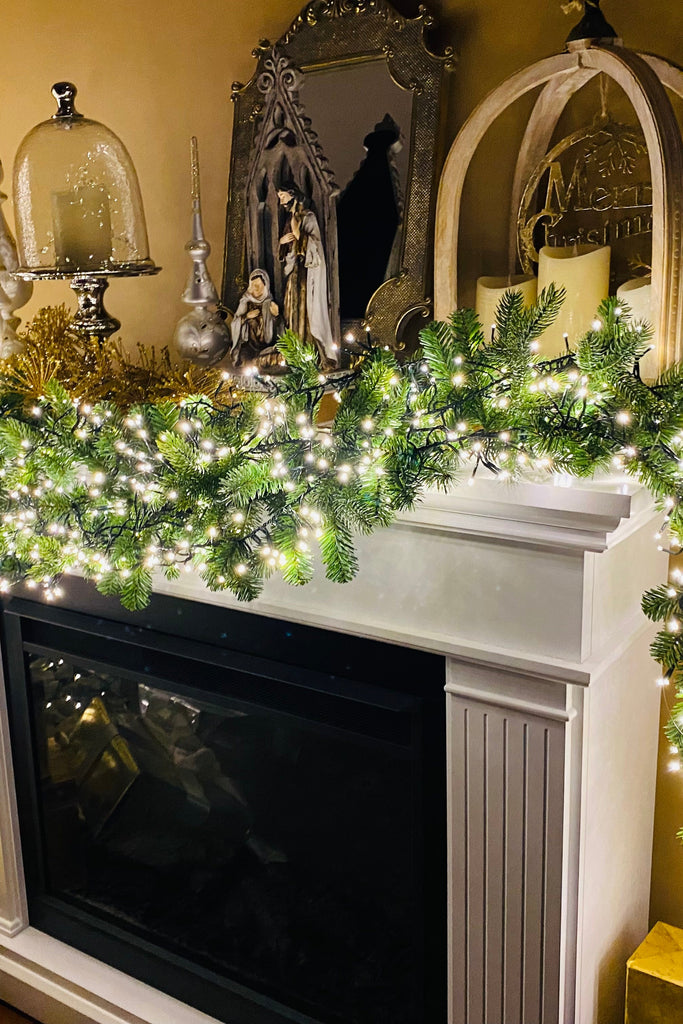 The Stars in the Sky Pre-Lit Christmas Garland with White Lights