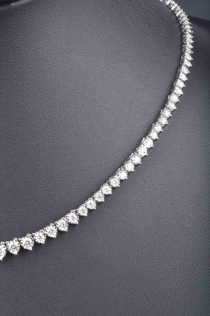 14K White Gold 4 CTTW 18" Graduated Round Brilliant Cut Diamond Necklace